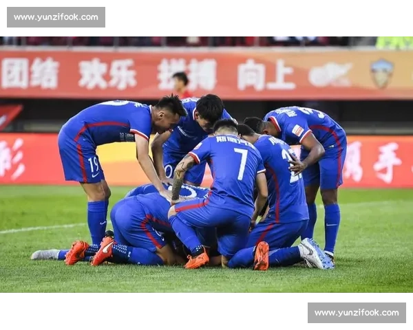 天津权健迎战广州恒大中超强强对话引爆冠军悬念之夜焦点大战全城瞩目 天津权健迎战广州恒大中超强强对话引爆冠军悬念之夜焦点大战全城瞩目